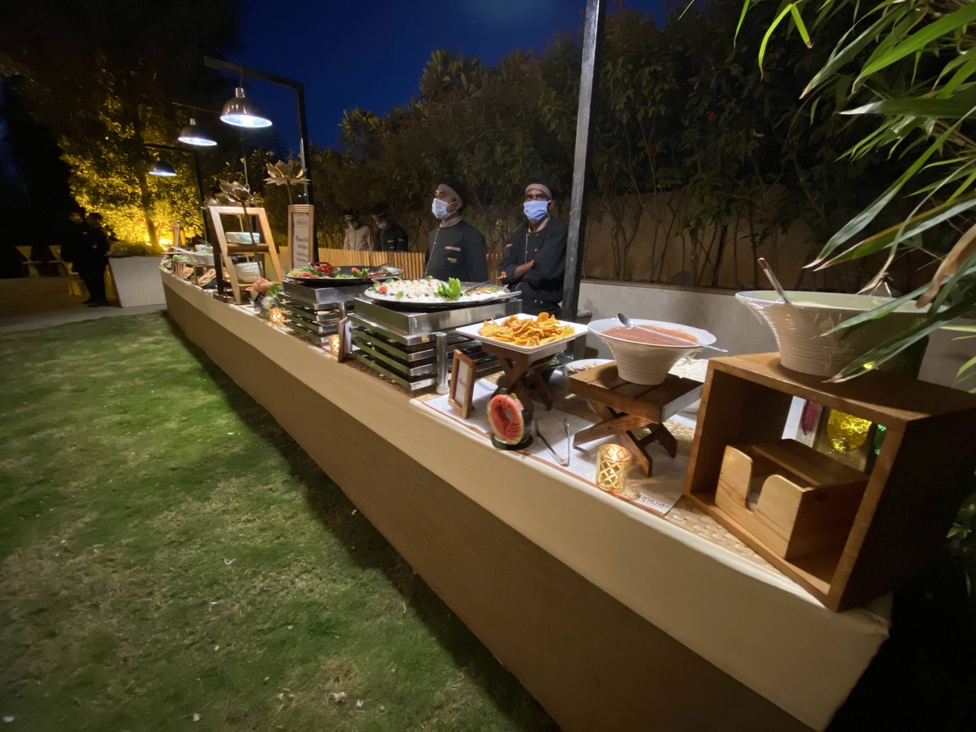 Live counter in a garden setting