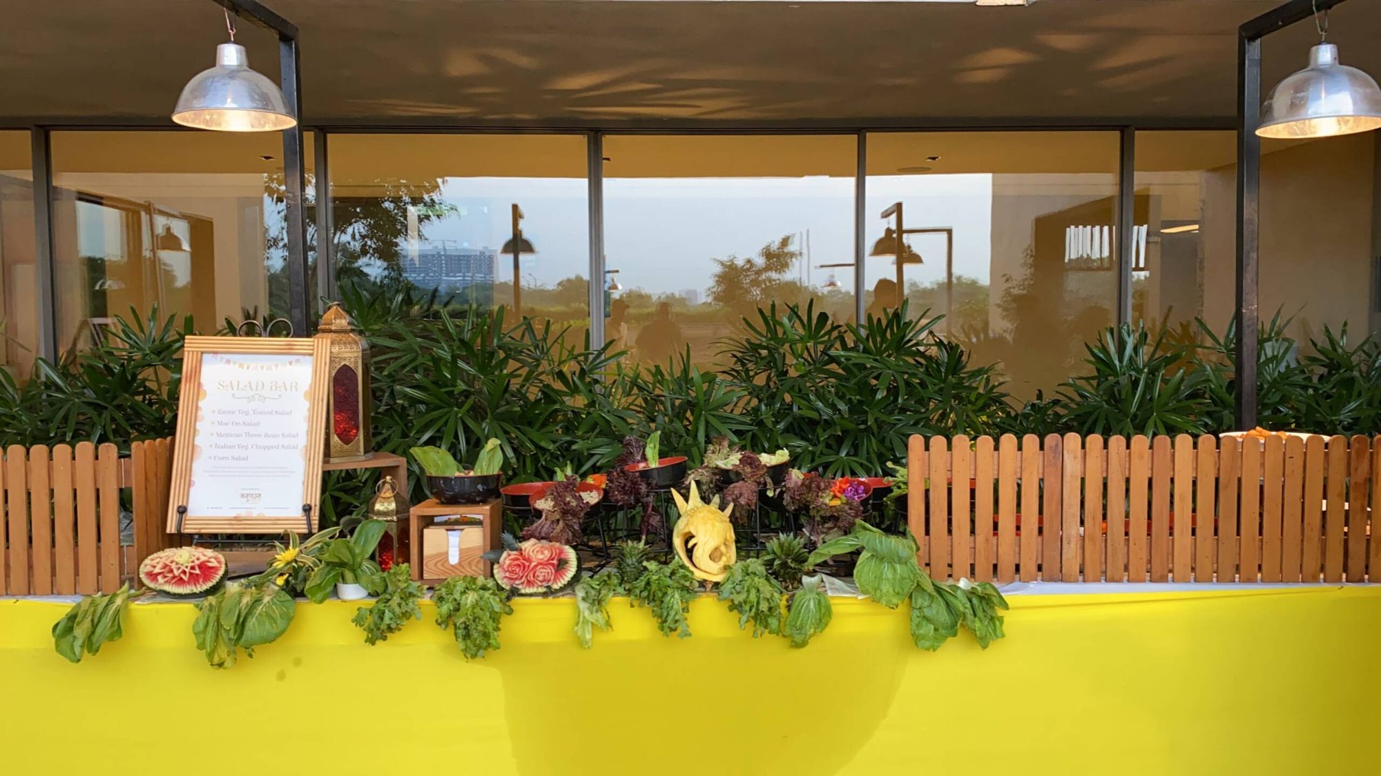 Fruit and floral live display